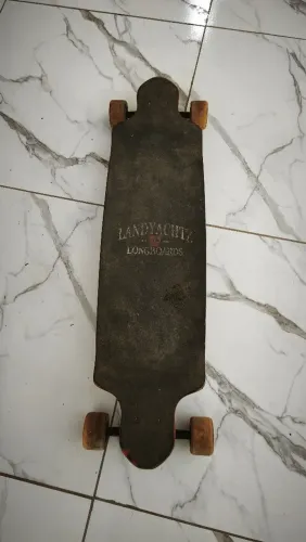 Longboard Landyachtz original + Trucks Bear - usado