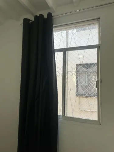Quarto para mulher - incluso água, luz, internet, gás (ambiente tranquilo)