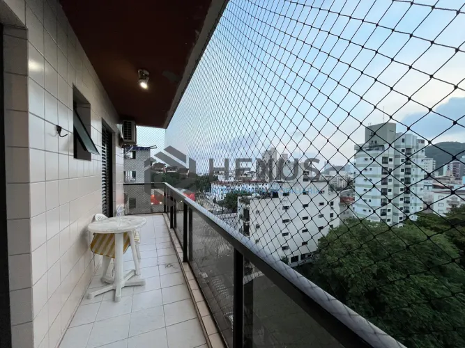 Apartamento com varanda vista mar na região do Casa Grande da Praia da Enseada, Guarujá