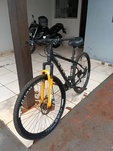 Bicicleta Colli Aro 29 Alumínio 21V - Freio a Disco + Luzes LED Inclusas