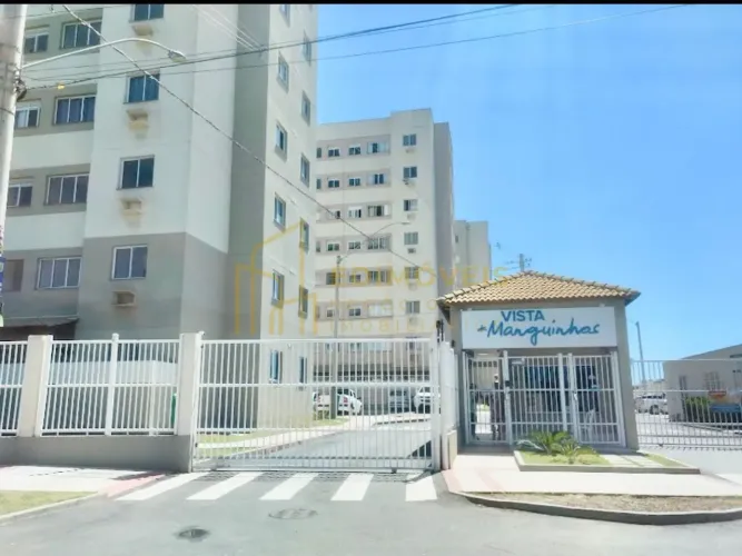 Venha conhecer este apartamento em Manguinhos, perto da praia e com quintal!