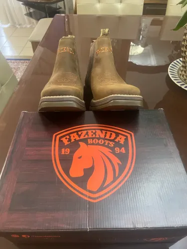 Botina fazenda boots. Couro legítimo. TAM 41