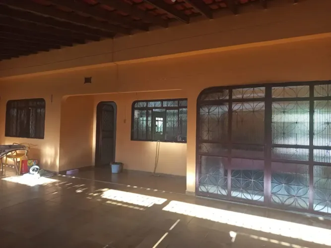 Setor Oeste QD 33, 3 quartos 2 banheiros laje esquina + área verde com habite- se R$ 400.0