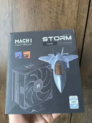 Air cooler March1 Storm com tela digital