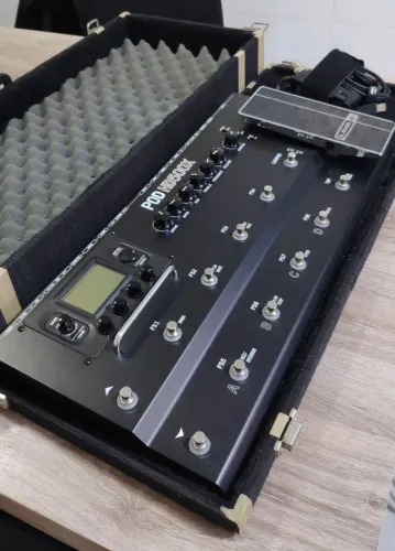 Pedaleira Line 6 POD HD500X Excelente Estado | Pouquíssimo Uso | Acompanha Hard Case