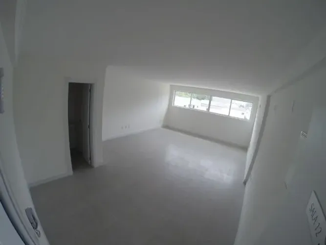 Locação Comercial - Sala aérea com 40m² 1 vaga de garagem - Balneário Camboriú