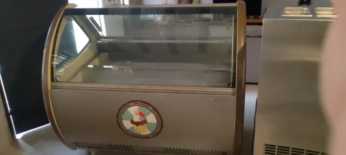 Vitrine para Gelatos 16 Cubas