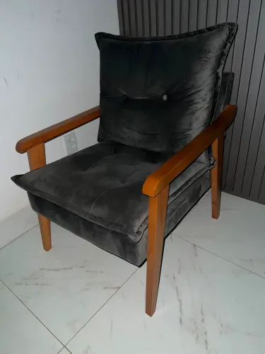 Vende par de poltronas ,usada apenas uma vez !