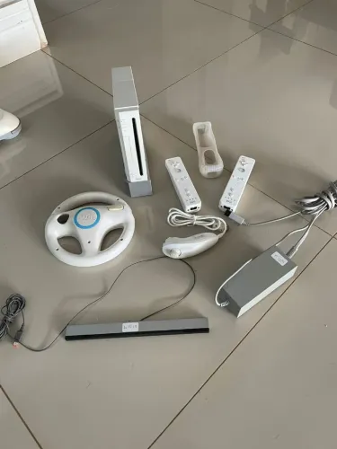 Nintendo Wii Nintendo Wii 512mb Sports Pack Cor Branco 2006