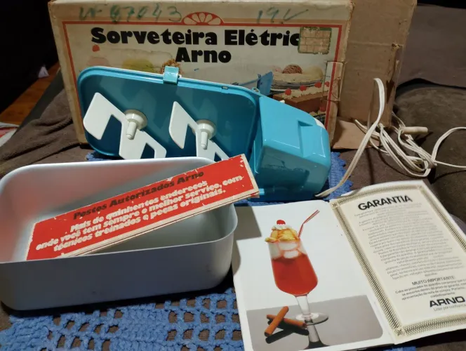 Sorveteira antiga 1980 o ano dela