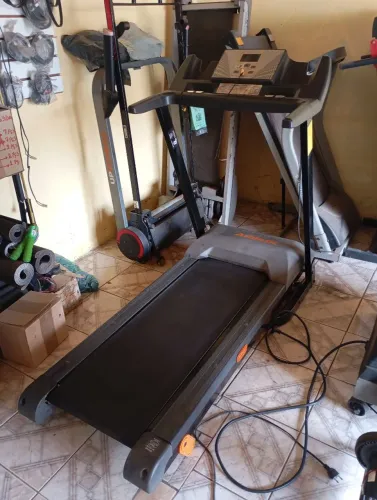 Esteira Athletic 430ee 120kg