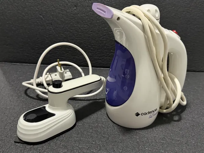 Cadence Steamer + Ferro Portátil 