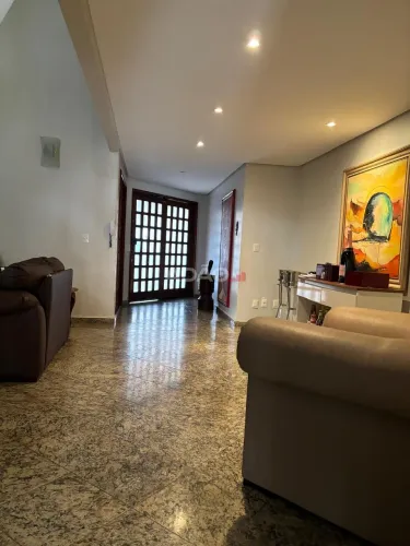 SOBRADO 04 SUÍTES SETOR MARISTA Casa de Rua com 5 Quarto(s) e 7 banheiro(s) à Venda, 470.0