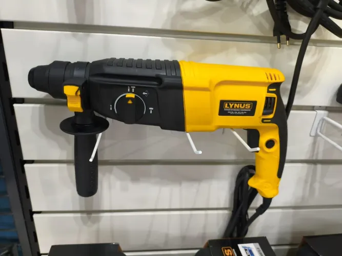 Martelete furadeira rompedor 850W Lynus <br>R$ 510,00.