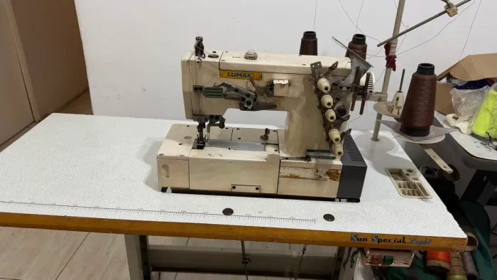 Máquina industrial galoneira 5 fios Lumak
