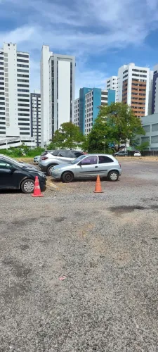 Área 5.500,00m², proximidades Caminho das Árvores e Av. Tancredo Neves. Localização Privi
