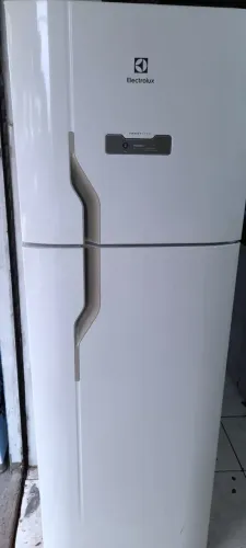 Geladeira Duas Portas Frost Free Eletrolux DFN41