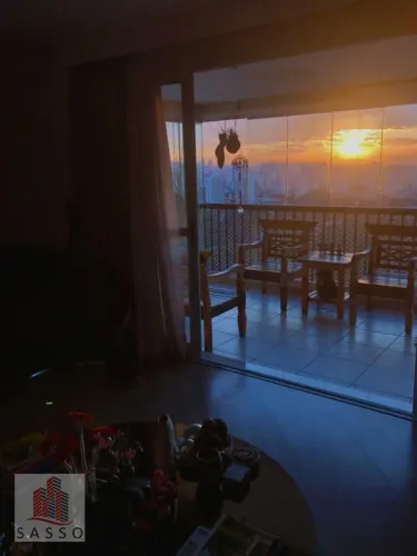 Vendo apartamento com varanda gourmet na Mooca.