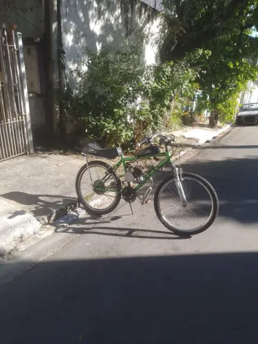 MOTORIZADA USADA LIGANDO NORMALMENTE