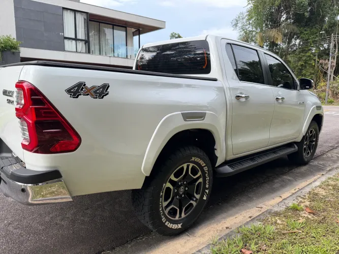 Toyota Hilux CD SRX 4X4 2.8 TDI 16V Diesel Aut. 2023