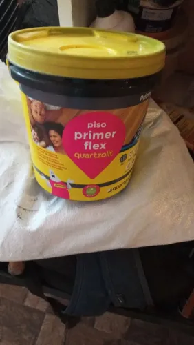 Vende se 2 galão de primer piso Vinícius 