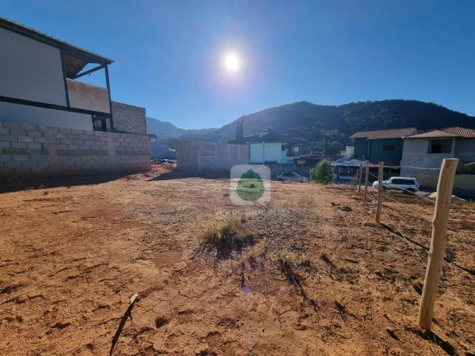 Terreno à venda, 250 m² por R$ 150.000 - Residencial dos Carvalhos - Sapucaí-Mirim/MG