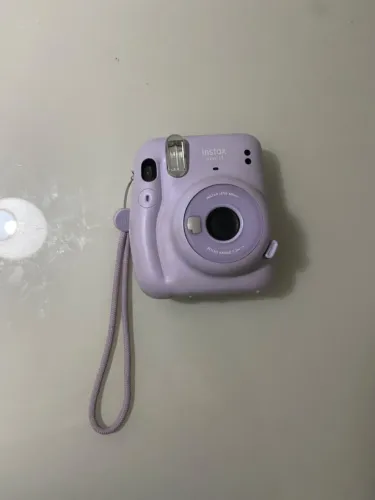 Câmera Instax 11 Fujifilm lilás