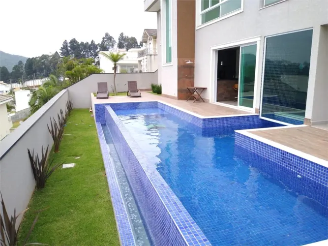 Condomínio com 4 quartos à venda em Parque Sinai - SP