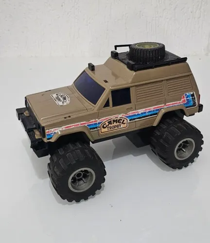 carro de brinquedo Glasslite Auto Driver modelo Camel Trophy
