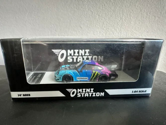 Mini station 1/64 Porsche RWB hoonigan