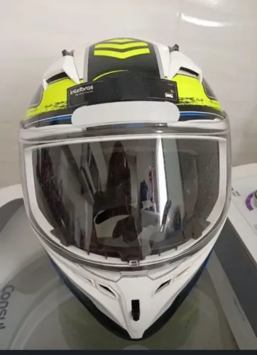 Capacete