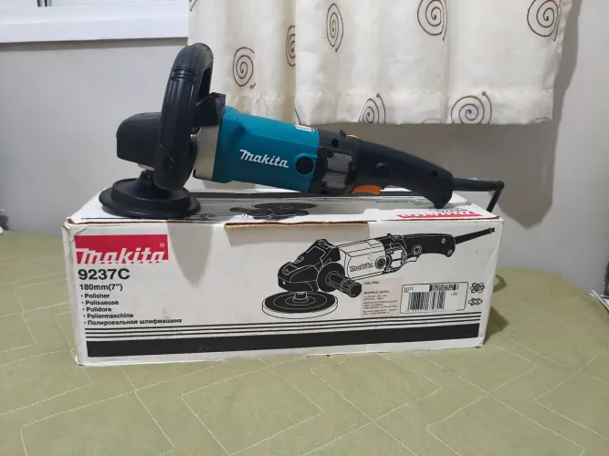Politriz Rotativa Makita 9237C