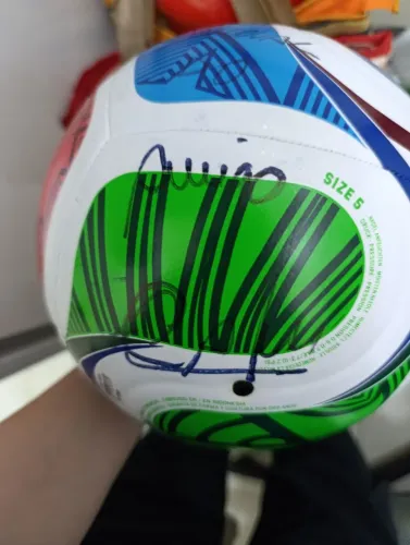 Bola trionda autografada pelo CAFU (copa 2026)
