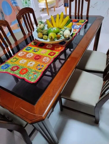 Mesa de Jantar com 6 cadeiras