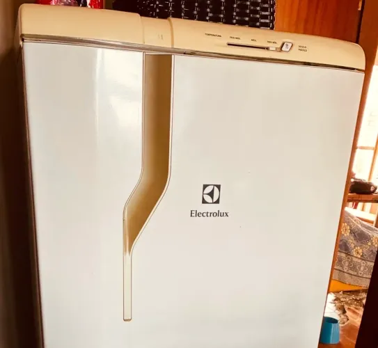 Geladeira Electrolux de uma porta