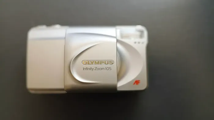 Câmera OLYMPUS infinity zoom 105