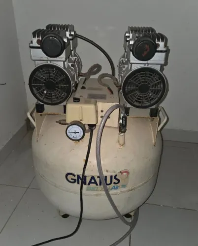 COMPRESSOR ODONTOLÓGICO - Gnatus 60l