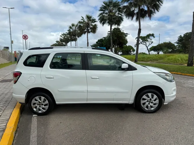Chevrolet Spin LTZ 1.8 8V Econo.flex 5P Mec. 2016