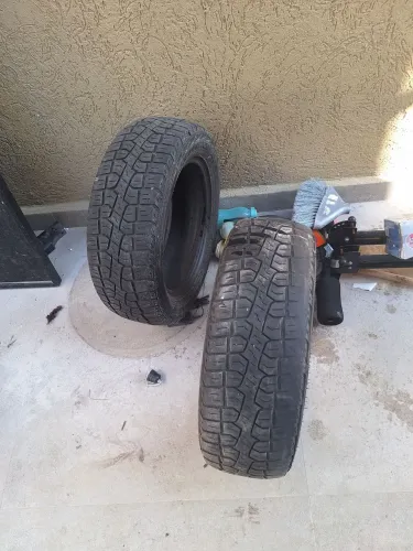 Vende pneus 205/60 R16