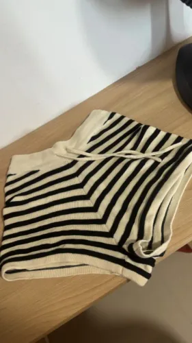 short tricô listrado
