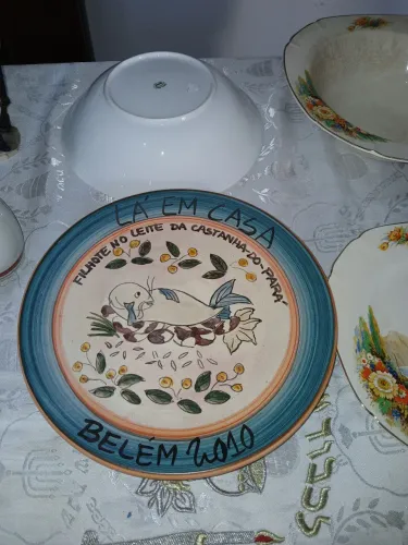 Prato lindíssimo em cerâmica, feito em Belém