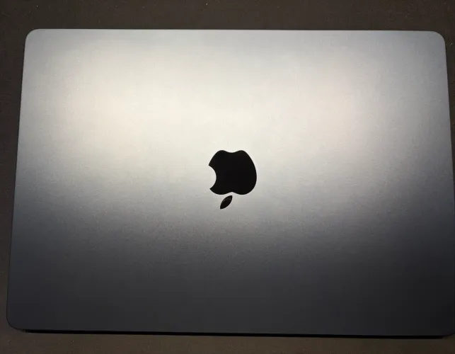 MacBook Air M4 15 pol + Case