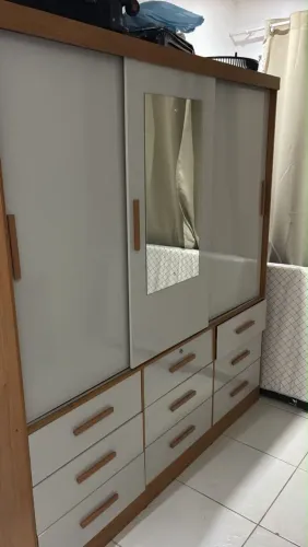 GUARDA ROUPA