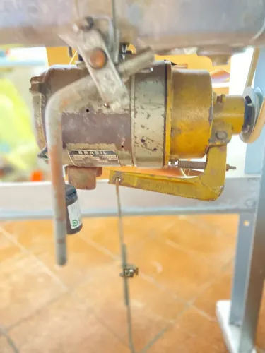 Máquina reta usada Gemsy