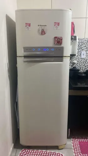 Vendo geladeira Frost Free