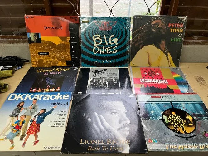 Laser disc Pioneer com diversos discos