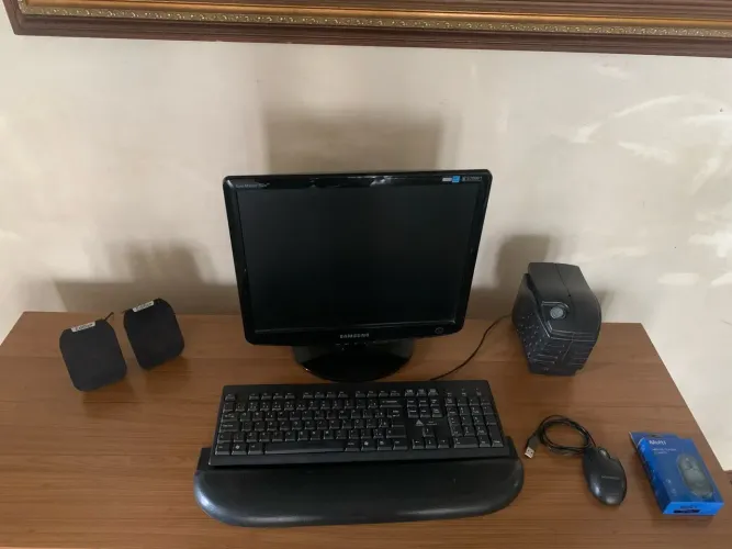 Kit Informática Completo - Monitor Samsung + Som + Estabilizador + Teclado + 2 Mouses