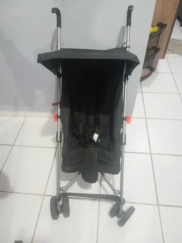 Carrinho de bebê dobrável
