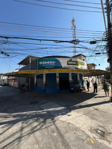 Loja com ponto excelente, em bras de pina !