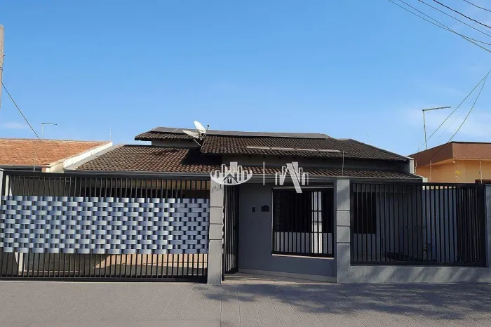 Casa com 3 quartos à venda, 180 m² por R$ 990.000 - Brasília - Londrina/PR